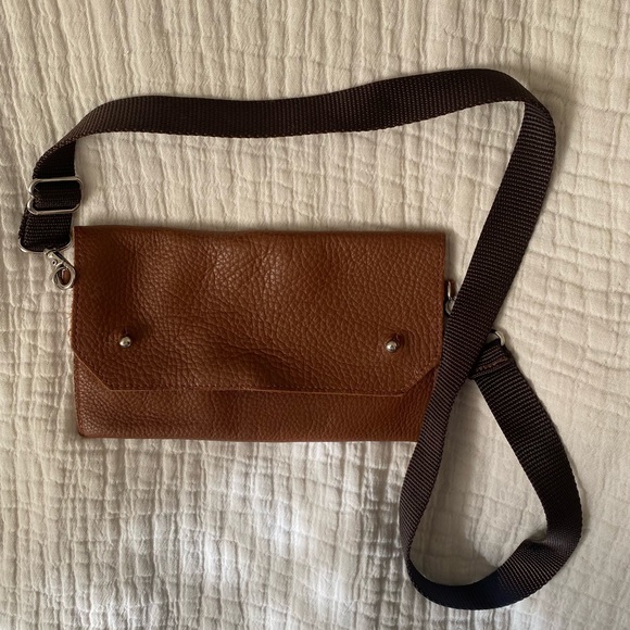 Jesse&Co Cognac Leather Belt Bag - Picture 1 of 6